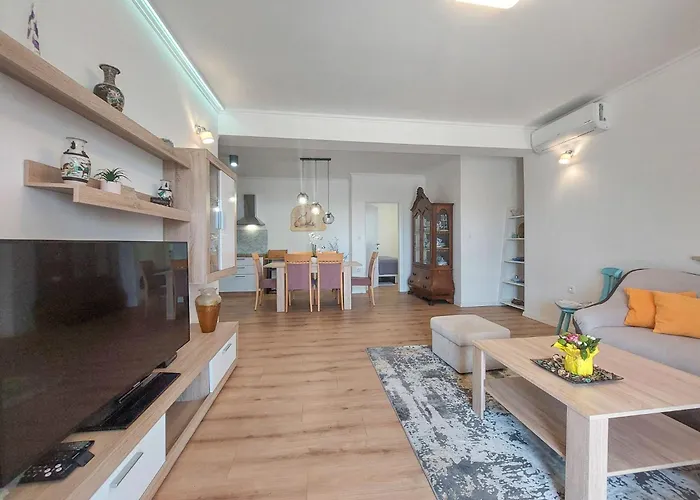 Adrian-2 By Interhome *