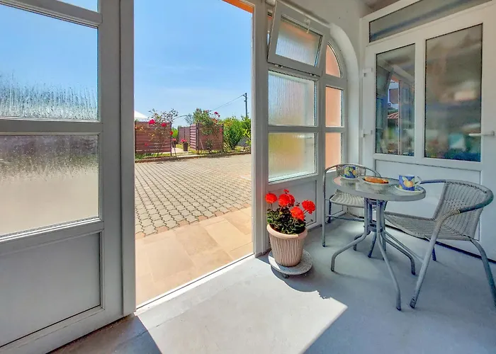 Adrian-2 By Interhome Lejlighed *